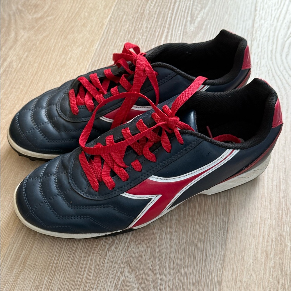 Diadora Capitano TF Turf Soccer Cleats Red, White, Navy Blue Size 10.5 Mens